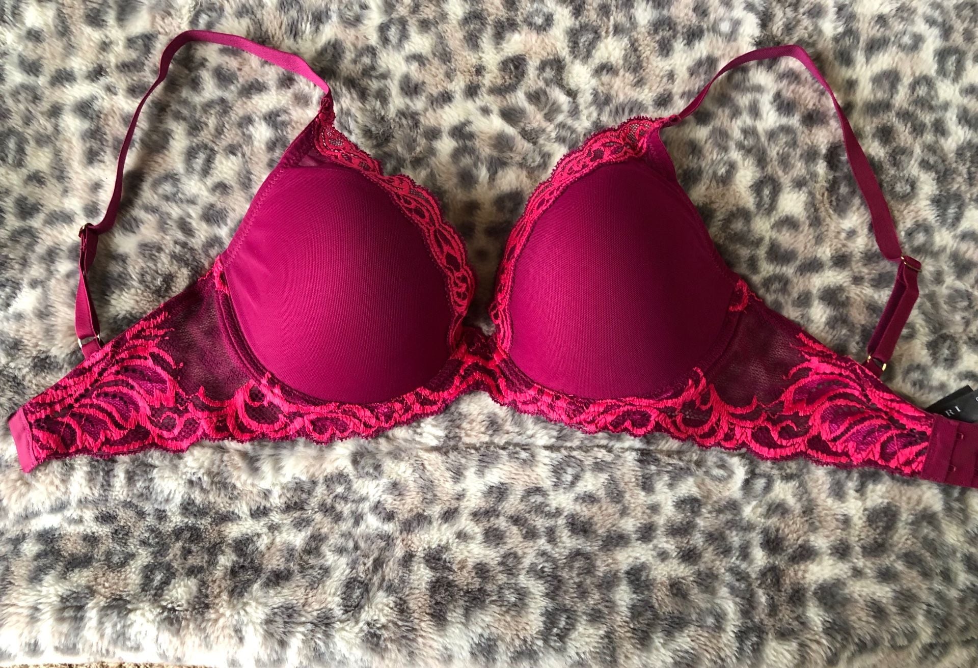 Lot of 2 Natori Bras: Feathers Lace Contour Plunge & Pure Luxe Custom Coverage Support 3