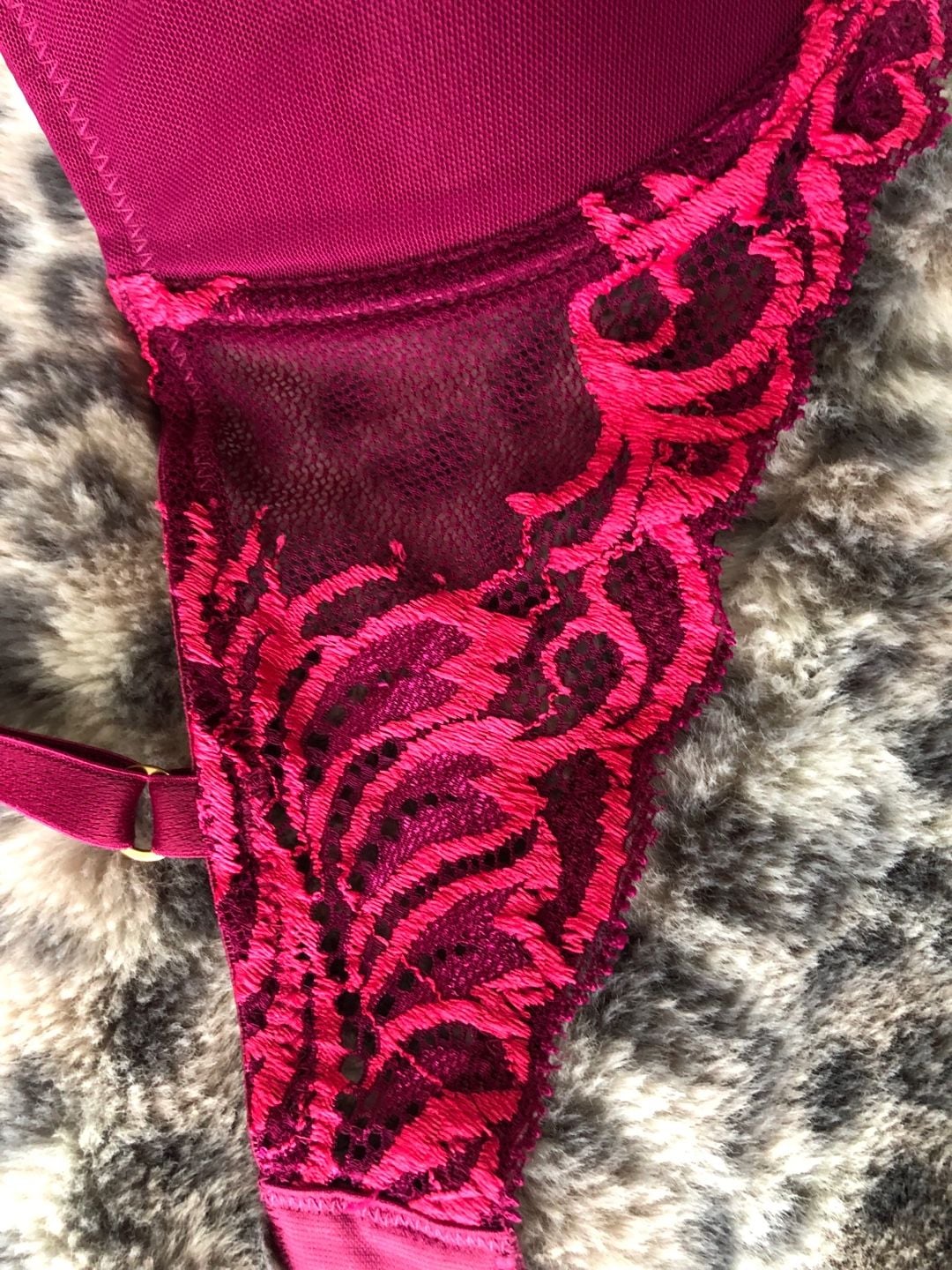 Lot of 2 Natori Bras: Feathers Lace Contour Plunge & Pure Luxe Custom Coverage Support 6