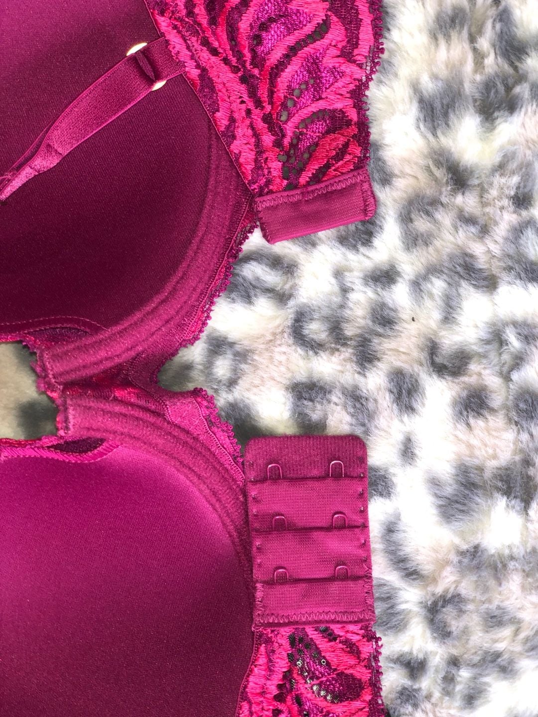 Lot of 2 Natori Bras: Feathers Lace Contour Plunge & Pure Luxe Custom Coverage Support 10