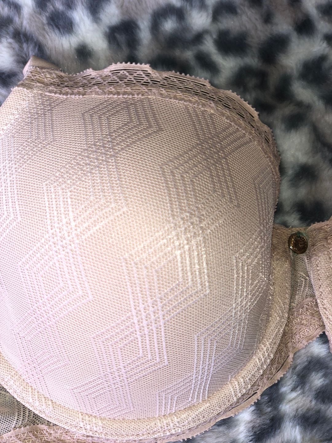 Lot of 2 Natori Bras: Feathers Lace Contour Plunge & Pure Luxe Custom Coverage Support 16