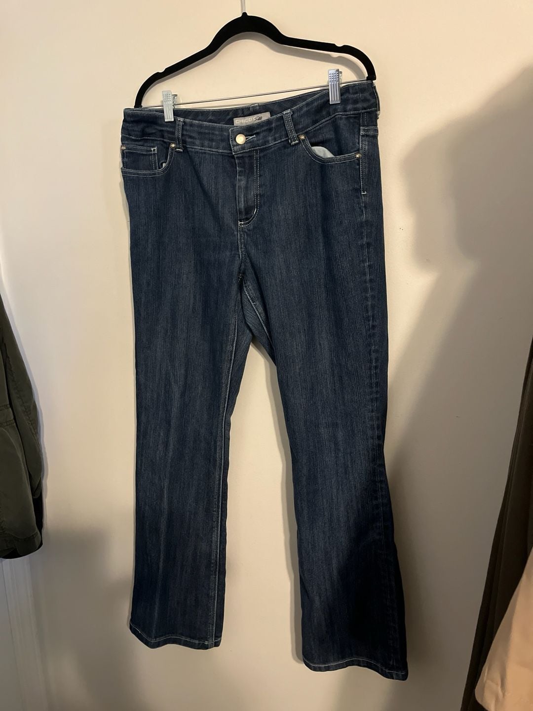 Chico's Platinum Dark Wash Bootcut Jeans with Embroidered Back Pockets Size 2 Reg 2