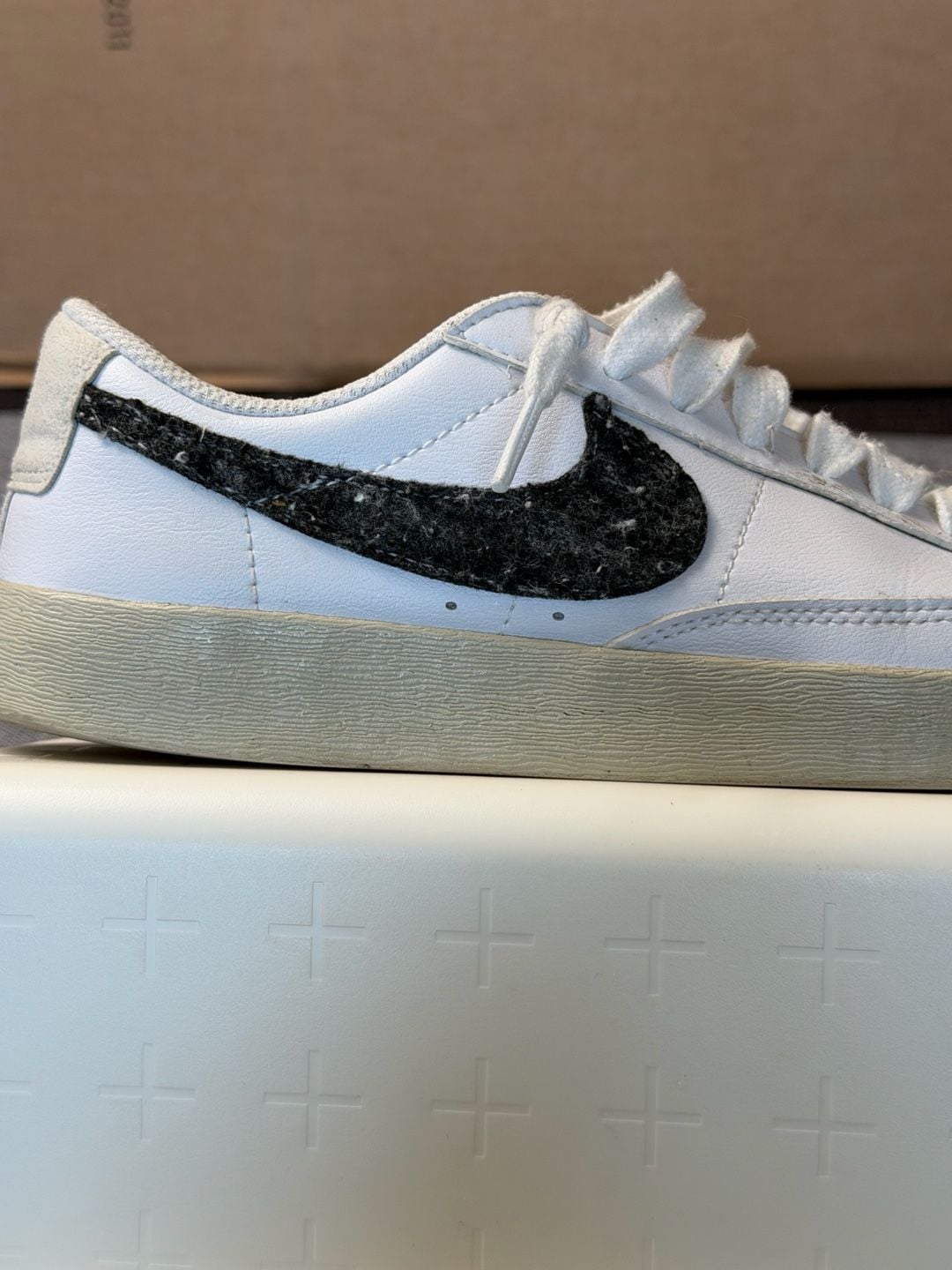 Nike Blazer Low SE Recycled Wool Pack White Black DA4934-100 Women's 7.5 9