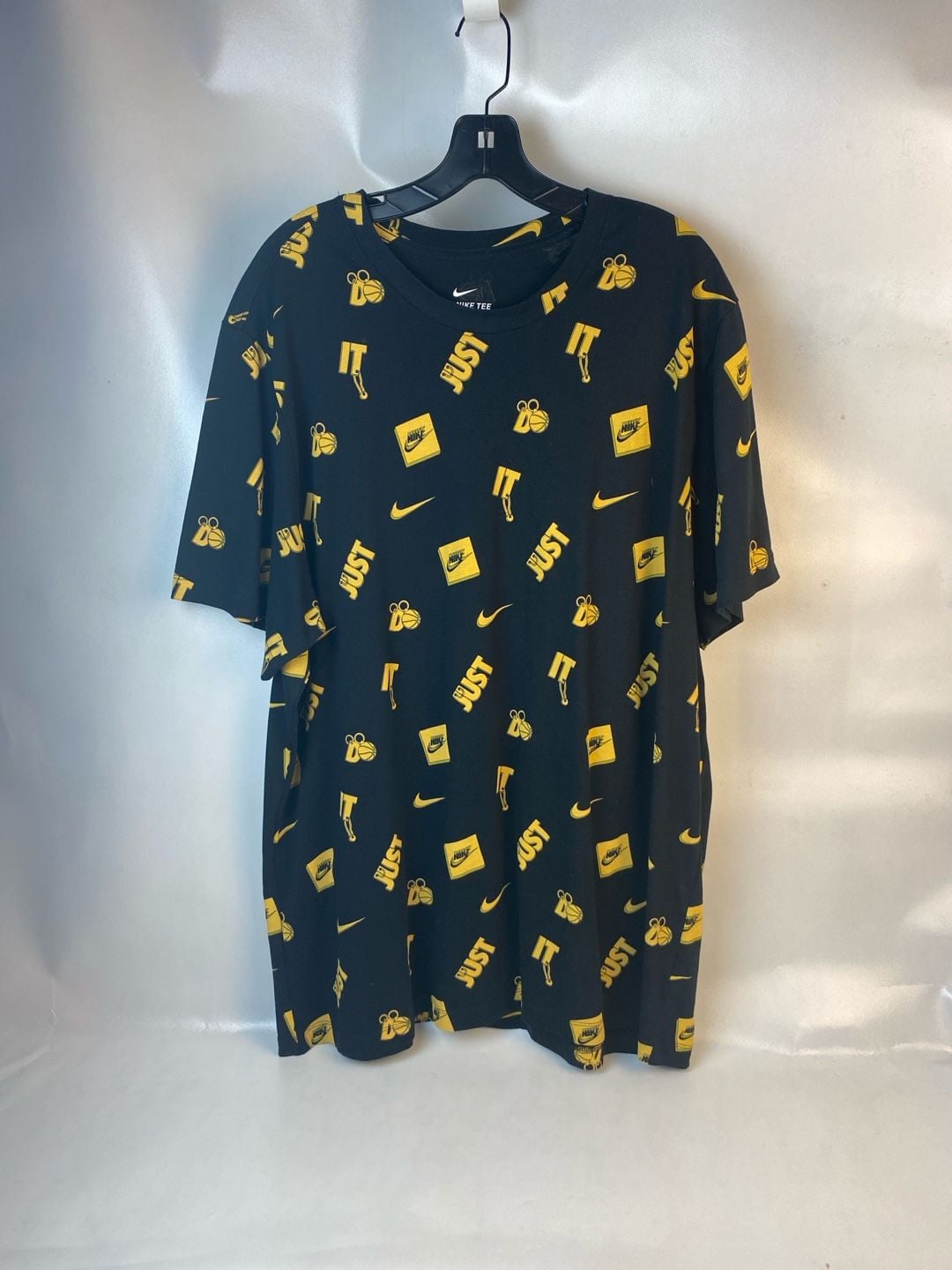 Nike The Nike Tee Basketball All Over Print Black and Gold T-Shirt 2XL 2