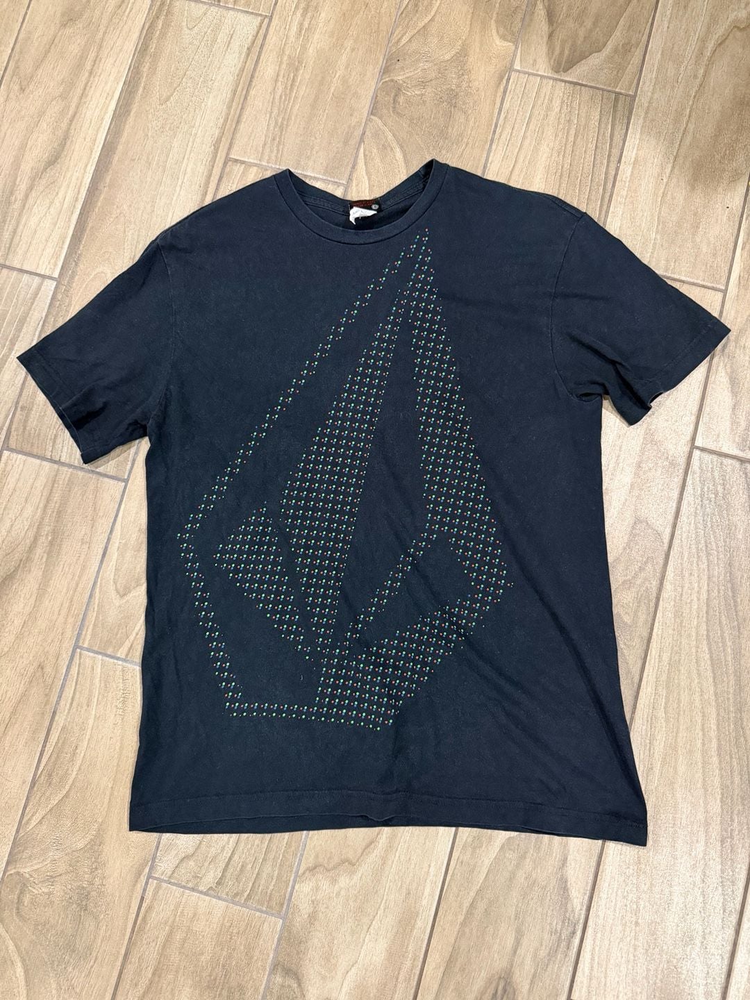 Vintage Volcom Skullphone Artist Series Stone Logo Black Graphic T-Shirt 2