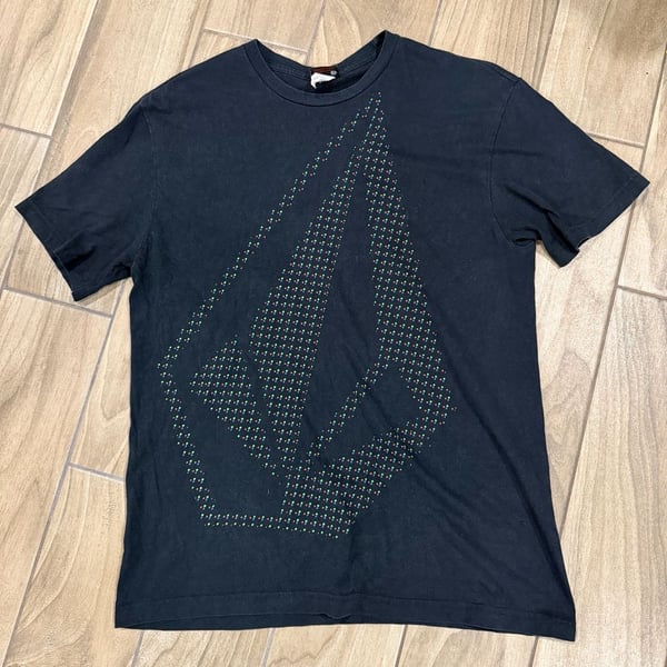 Vintage Volcom Skullphone Artist Series Stone Logo Black Graphic T-Shirt