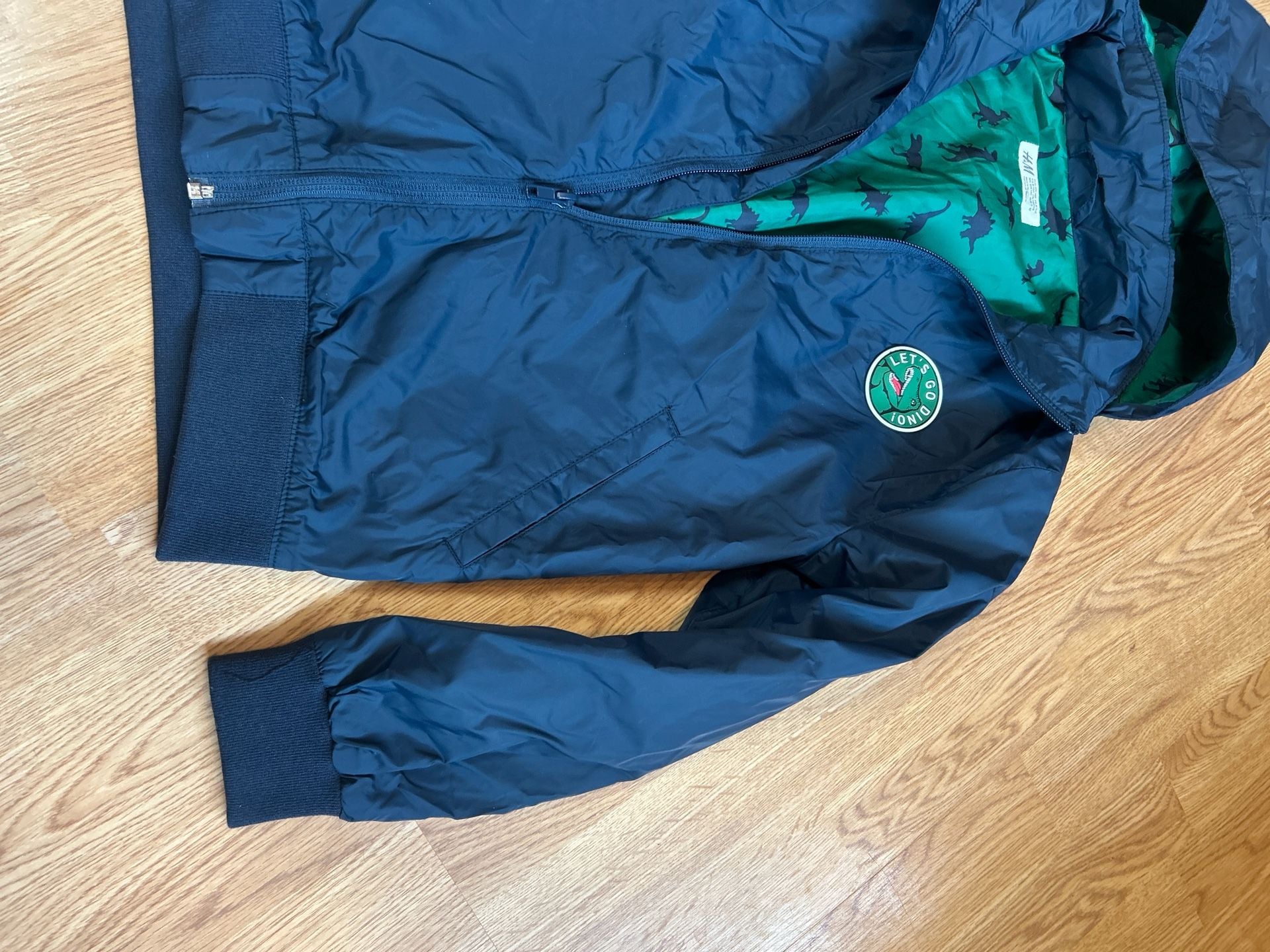 H&M Boys Navy Blue Dinosaur Windbreaker Hooded Jacket with Graphic Back 4