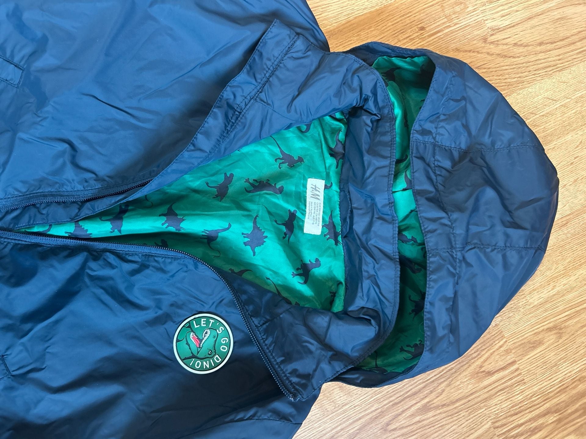 H&M Boys Navy Blue Dinosaur Windbreaker Hooded Jacket with Graphic Back 5