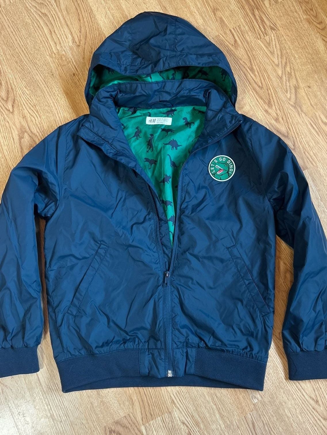H&M Boys Navy Blue Dinosaur Windbreaker Hooded Jacket with Graphic Back 2