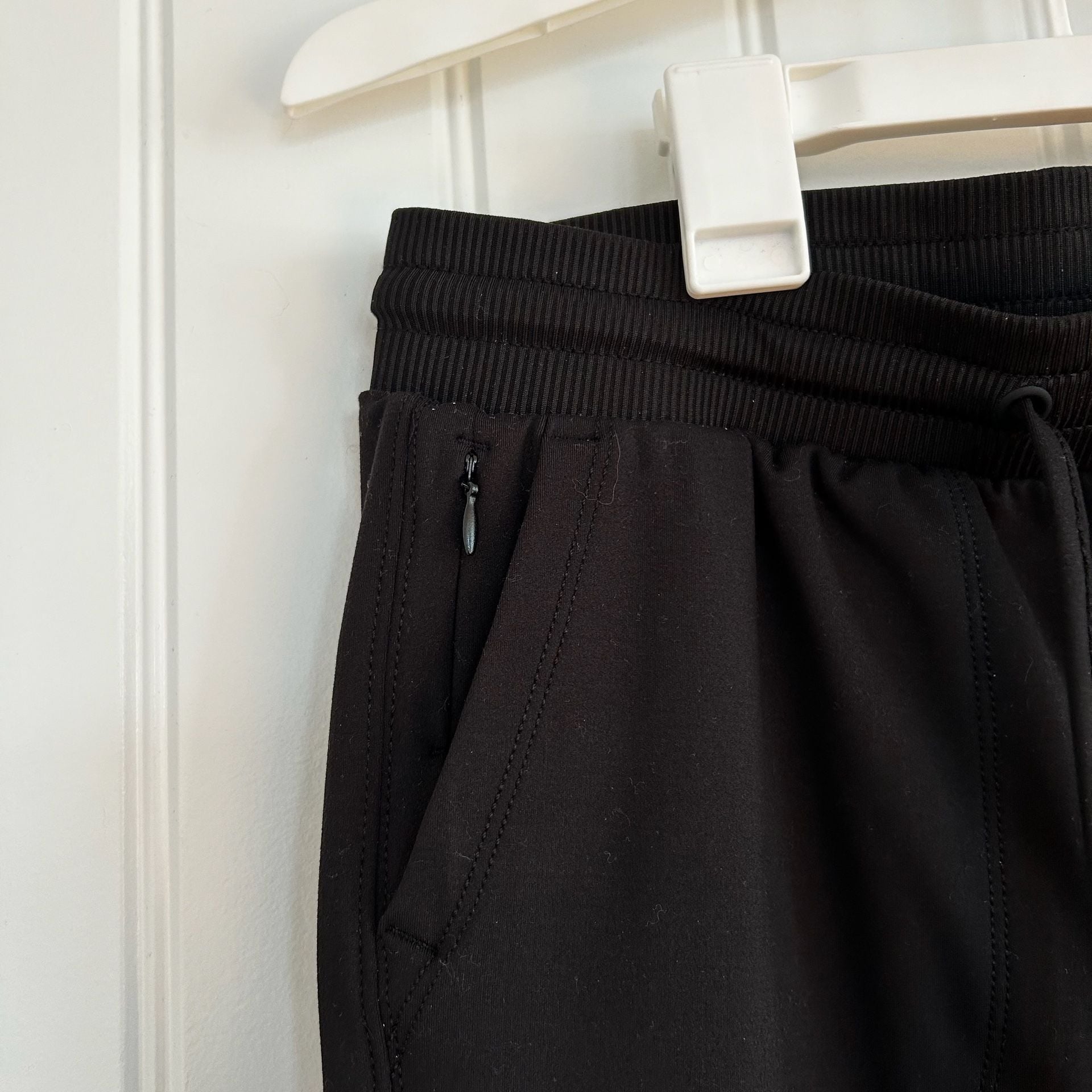 Rachel Zoe Women's Black Athletic Joggers with Zipper Pocket 3