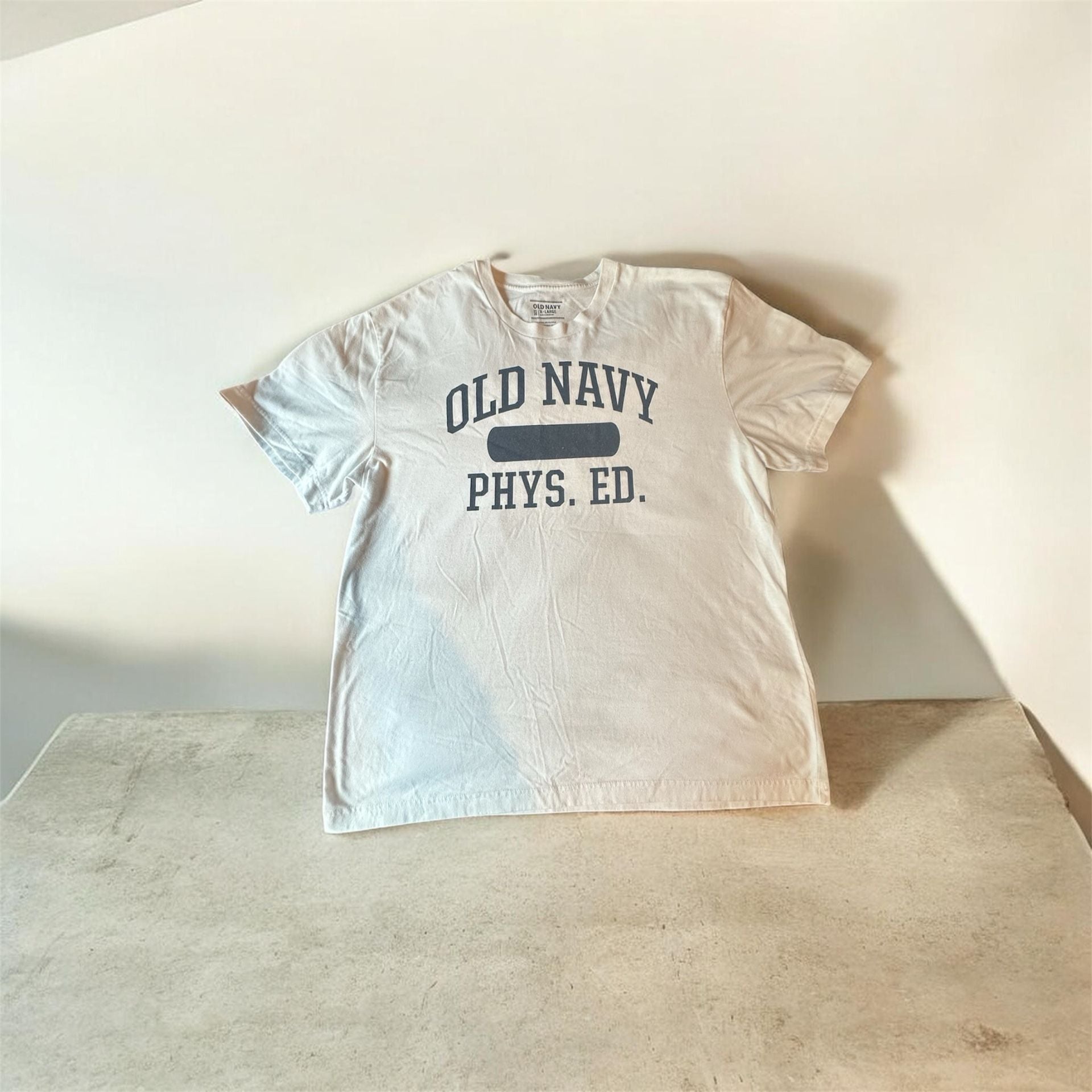 Old Navy Phys. Ed. Vintage Style Logo Graphic T-Shirt Men's XL 5
