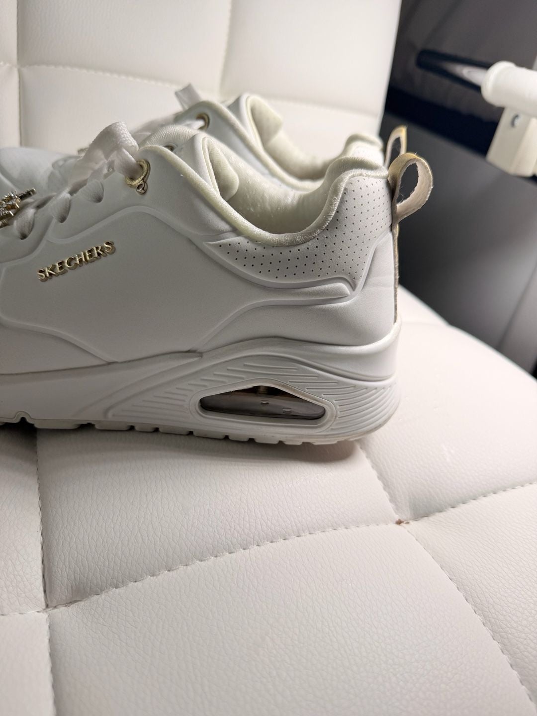 Skechers Baskets Uno Gen1 pour fille, Blanc/doré, 1 tout-petit : : Mode, CA 7