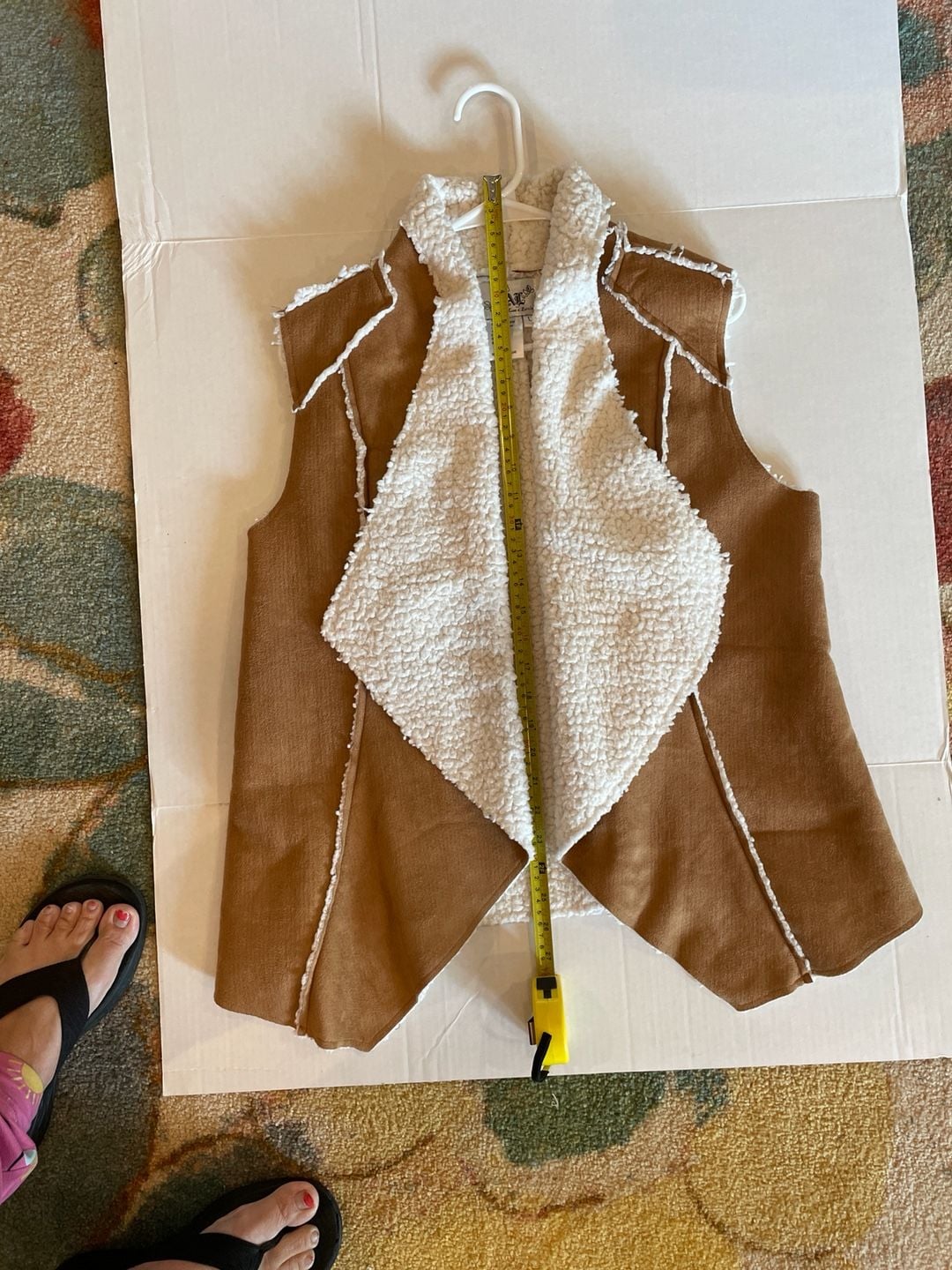 Live a Little Women's Faux Suede and Sherpa Shearling Open Front Vest Brown Size Large. Excellent Condition. 7