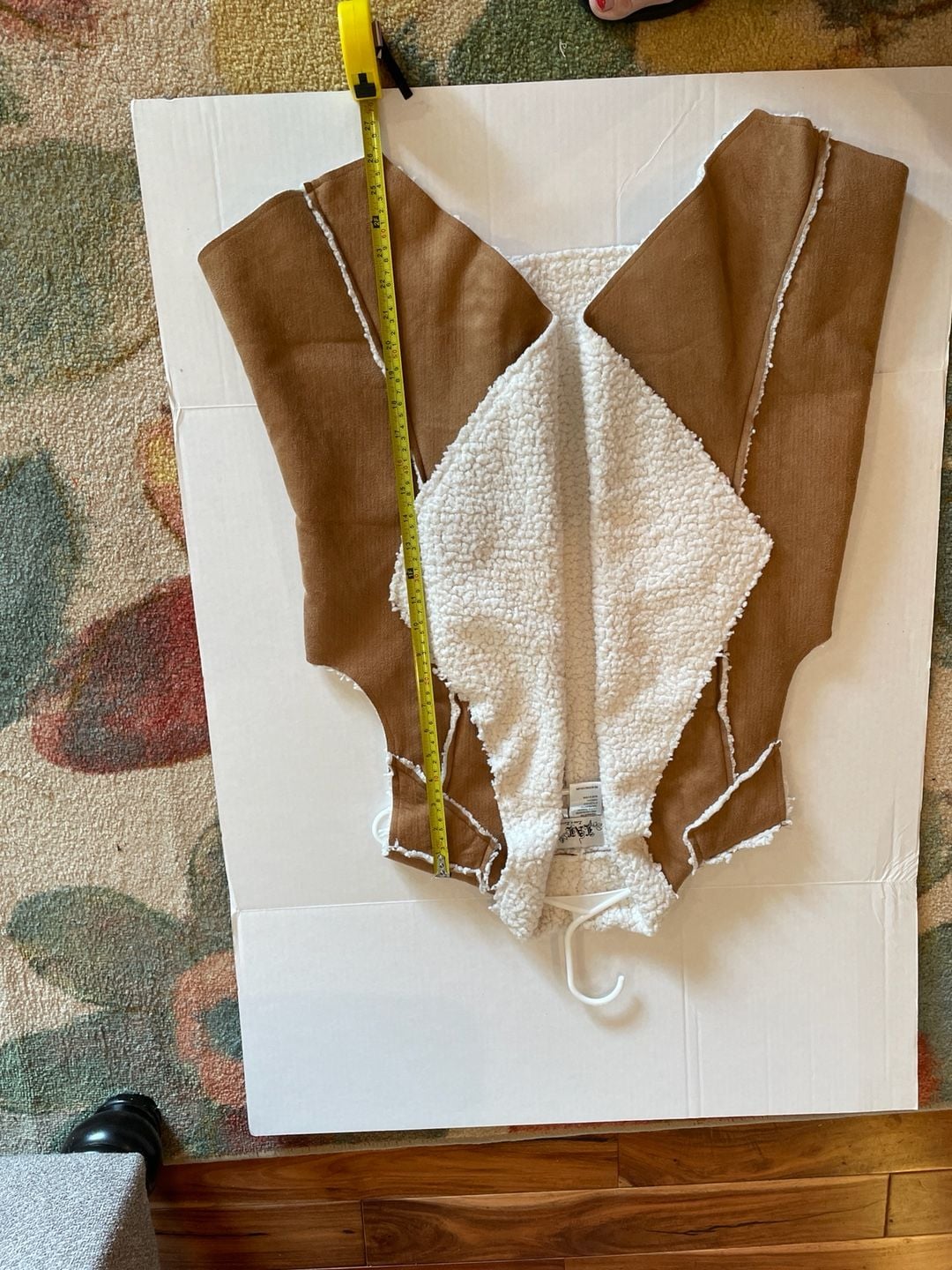 Live a Little Women's Faux Suede and Sherpa Shearling Open Front Vest Brown Size Large. Excellent Condition. 8