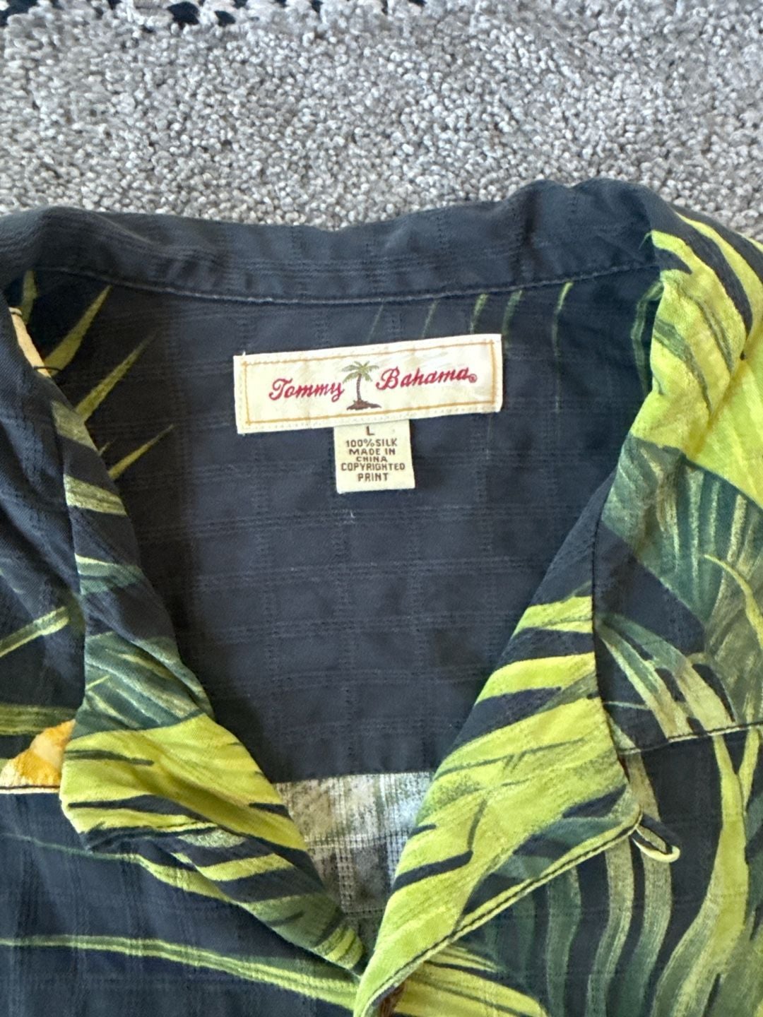 Tommy Bahama Men's Large 100% Silk Hawaiian Camp Shirt Black Floral Hibiscus 4