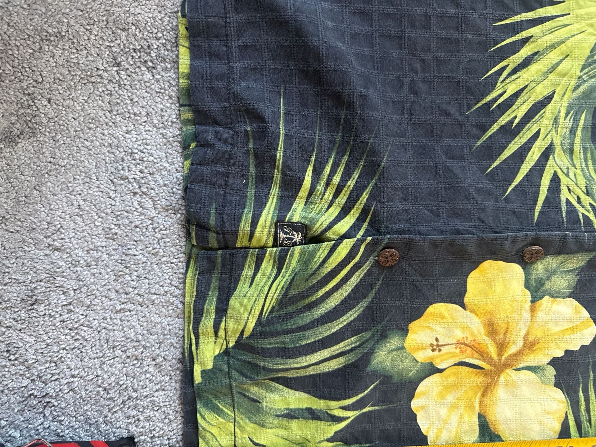 Tommy Bahama Men's Large 100% Silk Hawaiian Camp Shirt Black Floral Hibiscus 6