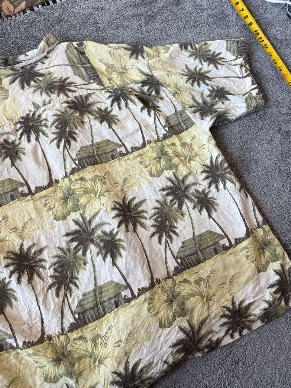 Tommy Bahama Men's XL Vintage 100% Silk Tropical Hut Palm Tree Hawaiian Shirt 8