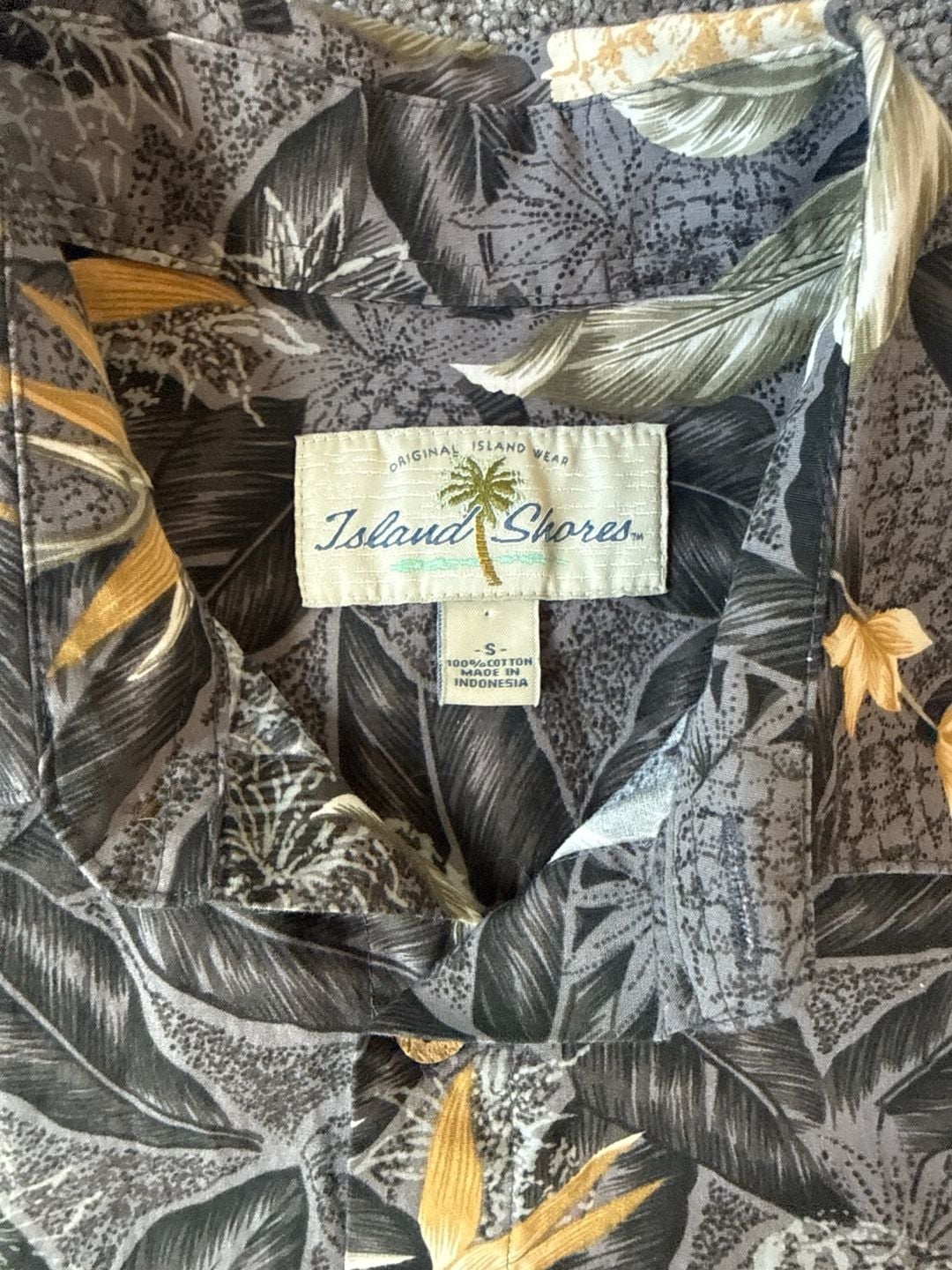 Vintage Island Shores Men's Short Sleeve Pineapple and Tropical Floral Button Up Shirt Cotton Small 4