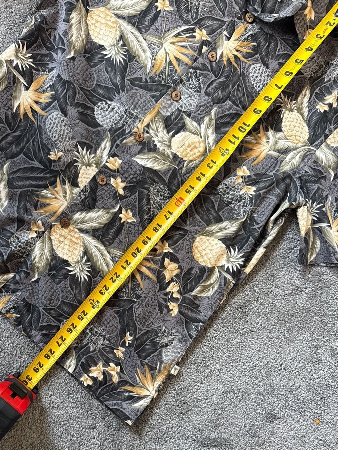 Vintage Island Shores Men's Short Sleeve Pineapple and Tropical Floral Button Up Shirt Cotton Small 6