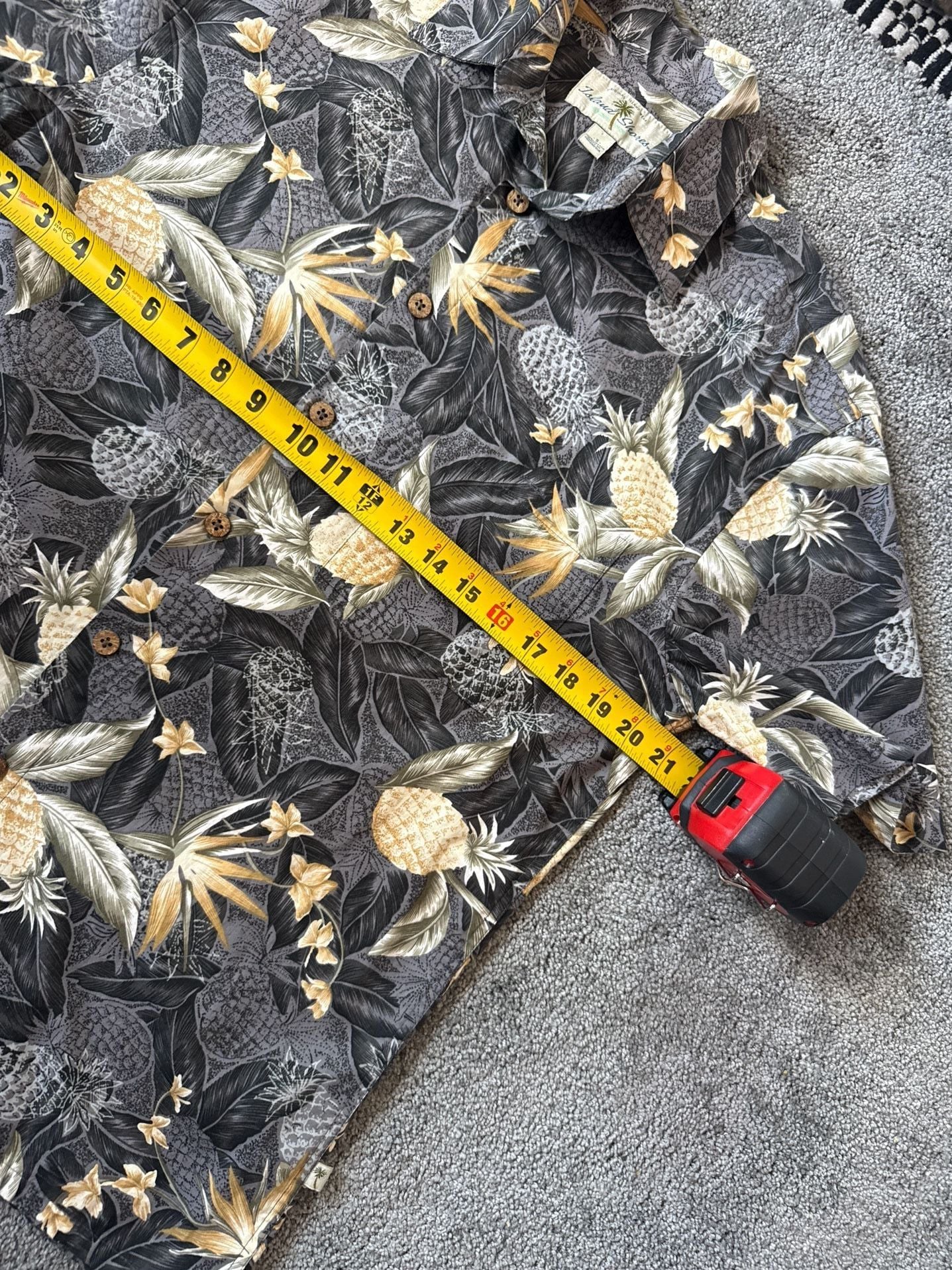 Vintage Island Shores Men's Short Sleeve Pineapple and Tropical Floral Button Up Shirt Cotton Small 8