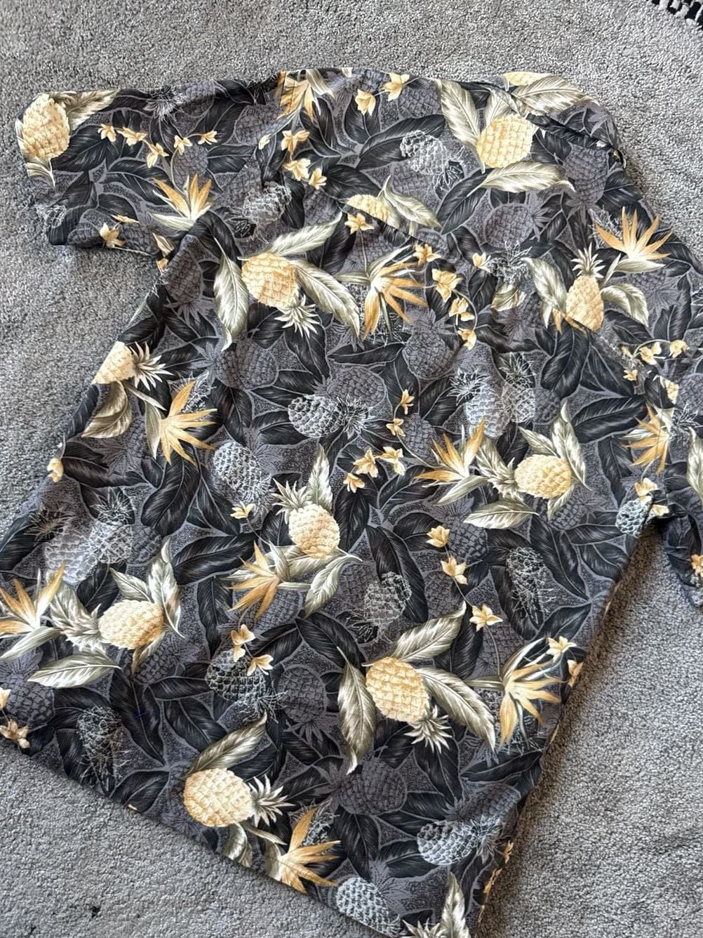 Vintage Island Shores Men's Short Sleeve Pineapple and Tropical Floral Button Up Shirt Cotton Small 9