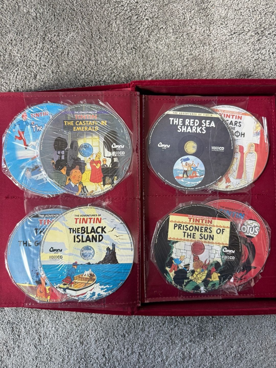 Limited Edition The Adventures of Tintin Collectors VCD Box Set avec Velvet Case & Slam Book 6