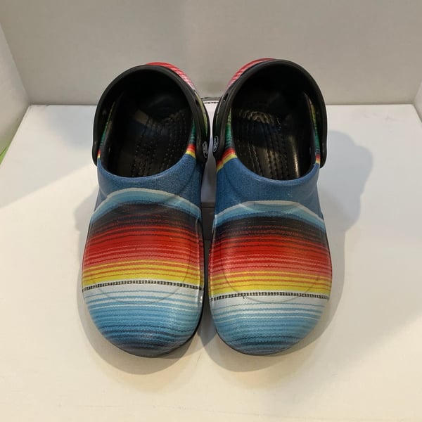 Crocs Bistro Graphic Slip Resistant Work Clog Multi-Stripe Blanket Pattern. MENS-4.      WOMEN’S -6