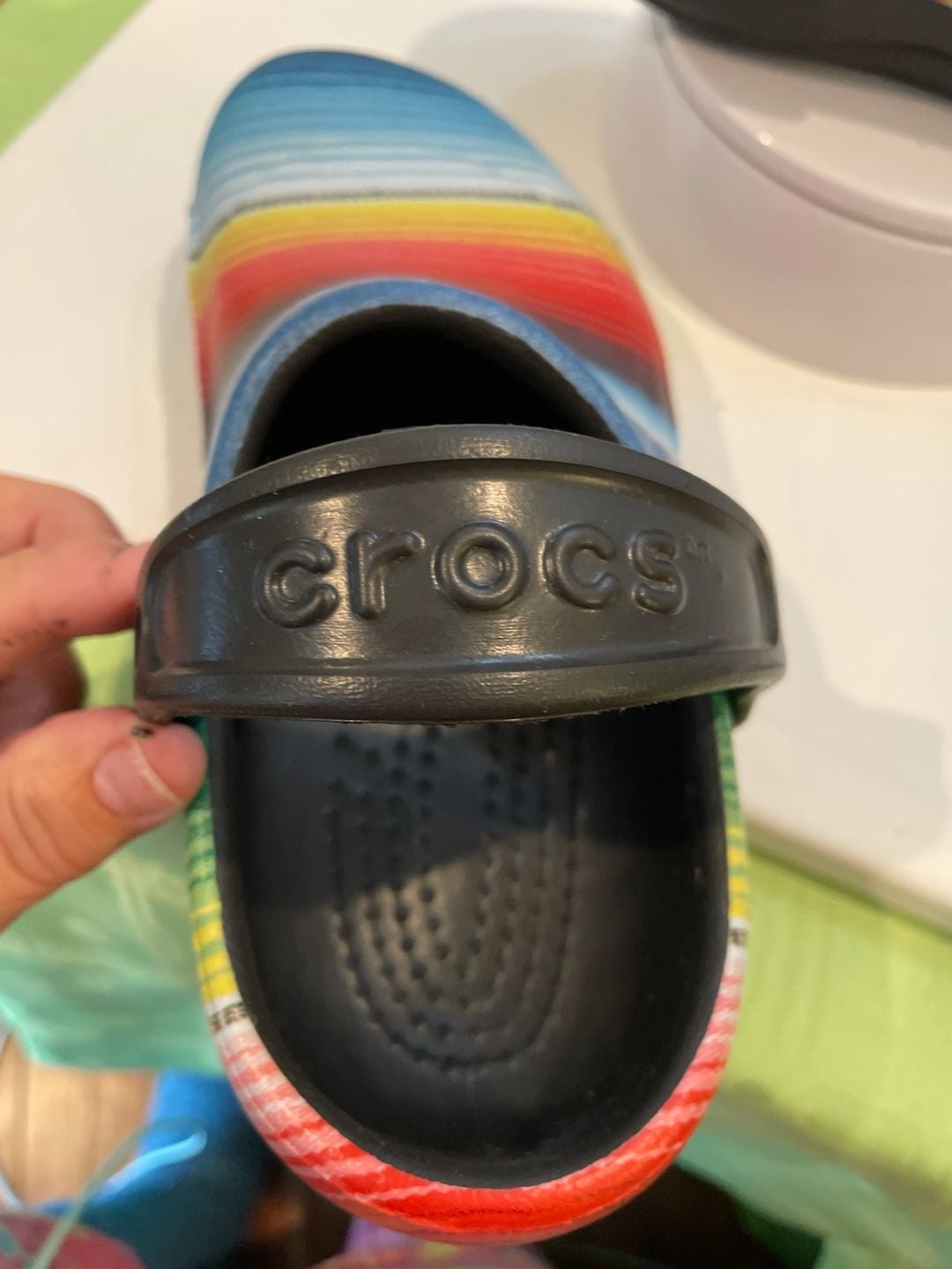 Crocs Bistro Graphic Slip Resistant Work Clog Multi-Stripe Blanket Pattern. MENS-4. WOMEN’S -6 9