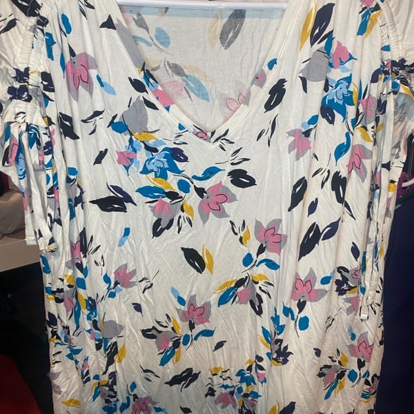 Lane Bryant White Multi-Color Floral V-Neck Ruched Short Sleeve Top Size 18/20
