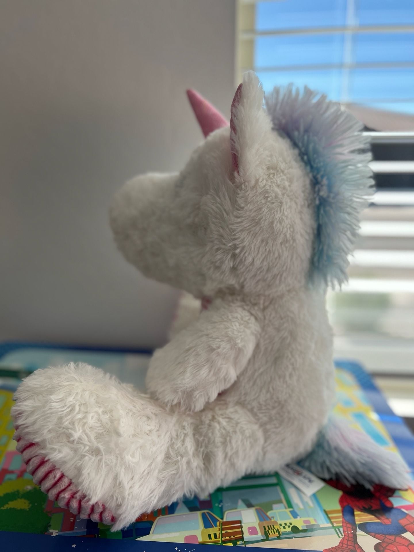 Hug & Luv White Plush Unicorn with Rainbow Mane and Tail Stuffed Animal 6