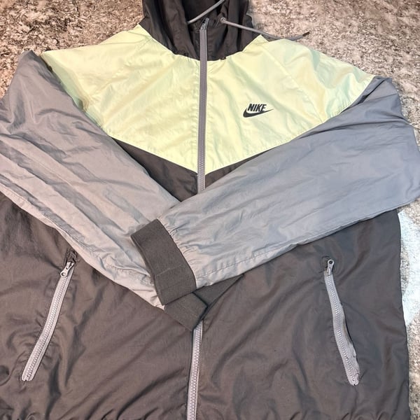 Nike Sportswear Windrunner Full-Zip Hooded Windbreaker Jacket - Black/Jade Horizon