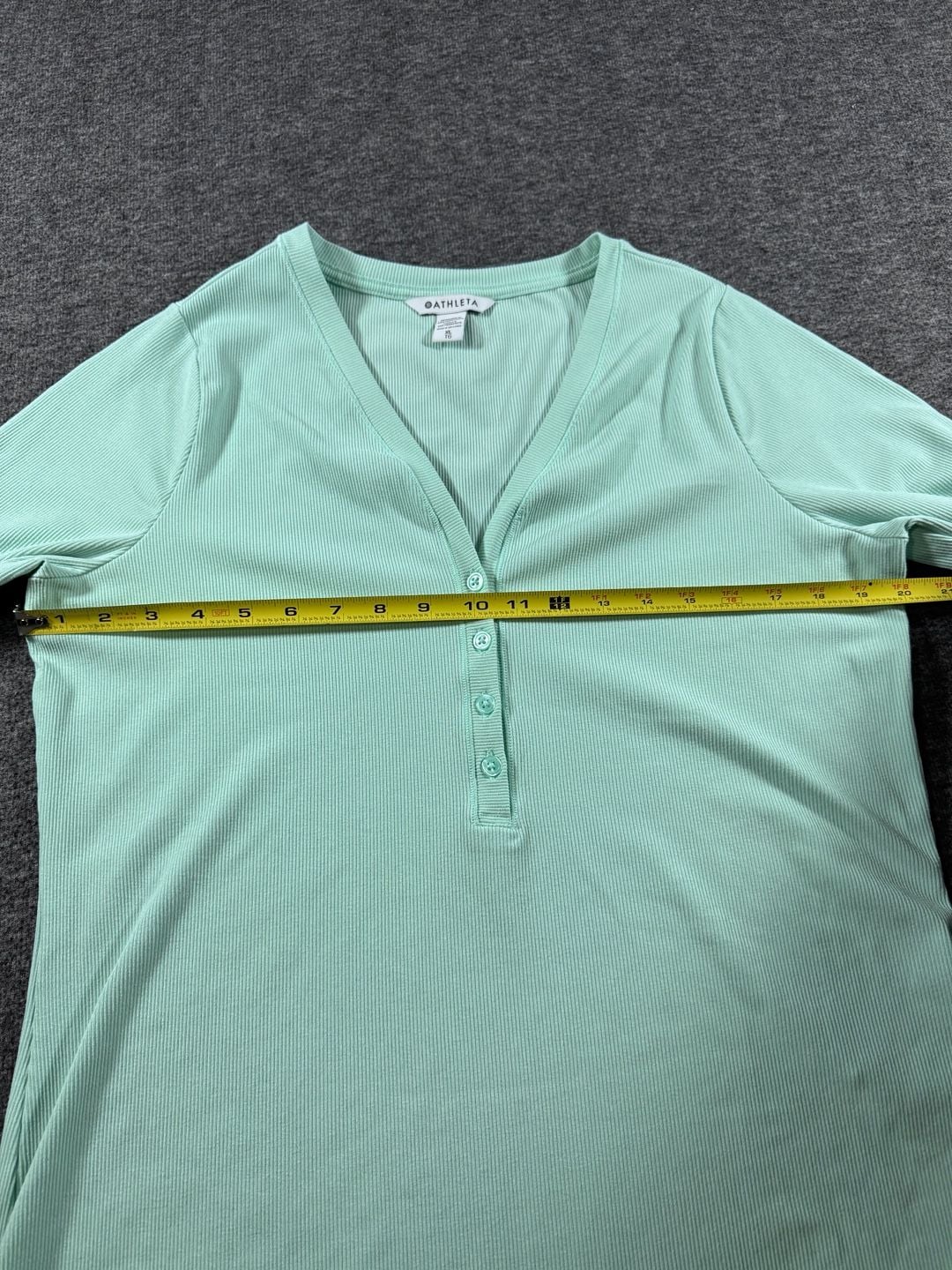 Athleta Uptempo Ribbed Long Sleeve Henley Top in Mint Green Size XL 8