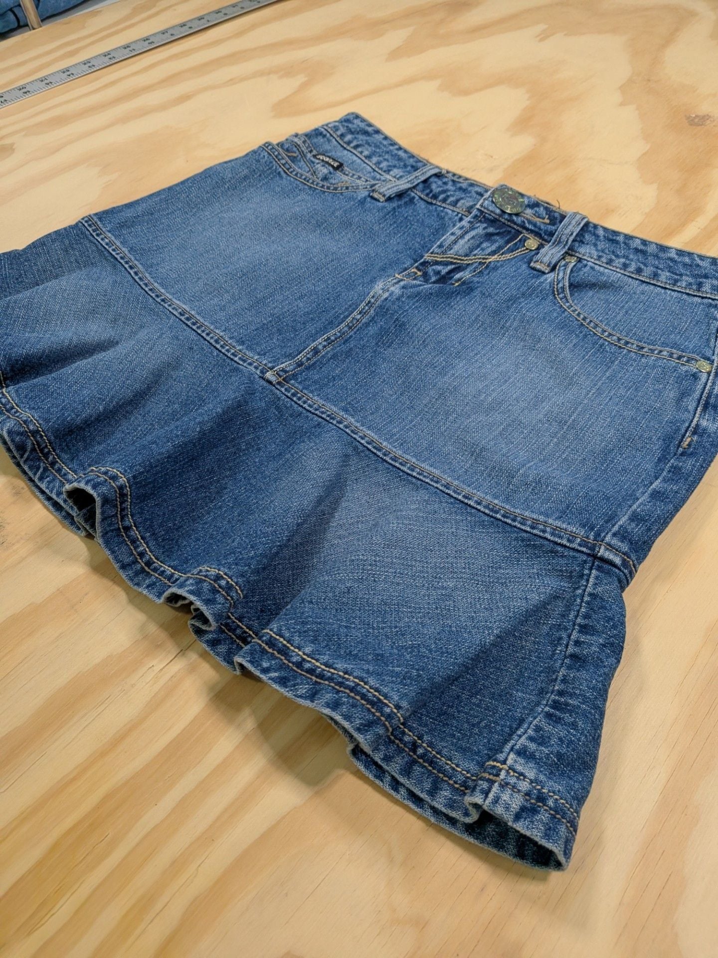 Squeeze Jeans Denim Ruffle Mini Skirt Y2K Style Size XS 3