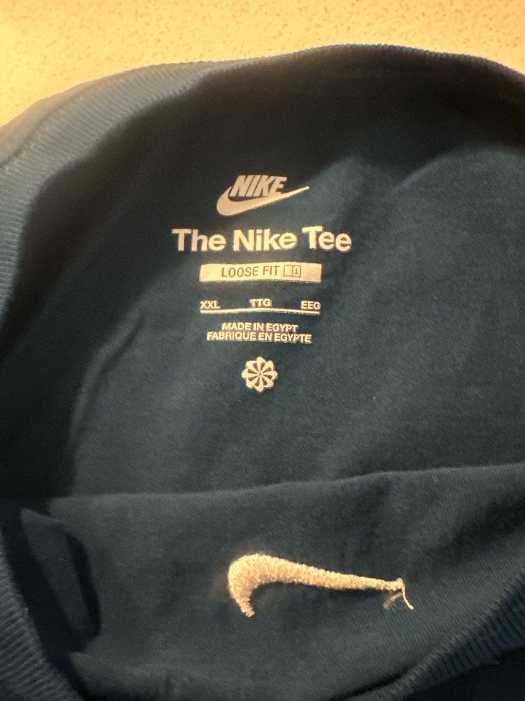 Nike Center Swoosh Loose Fit Essential Tee 3