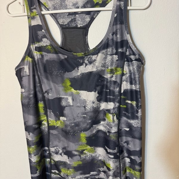 Eddie Bauer Women's Racerback Athletic Tank Top Built-In Bra Camouflage Gray Neon