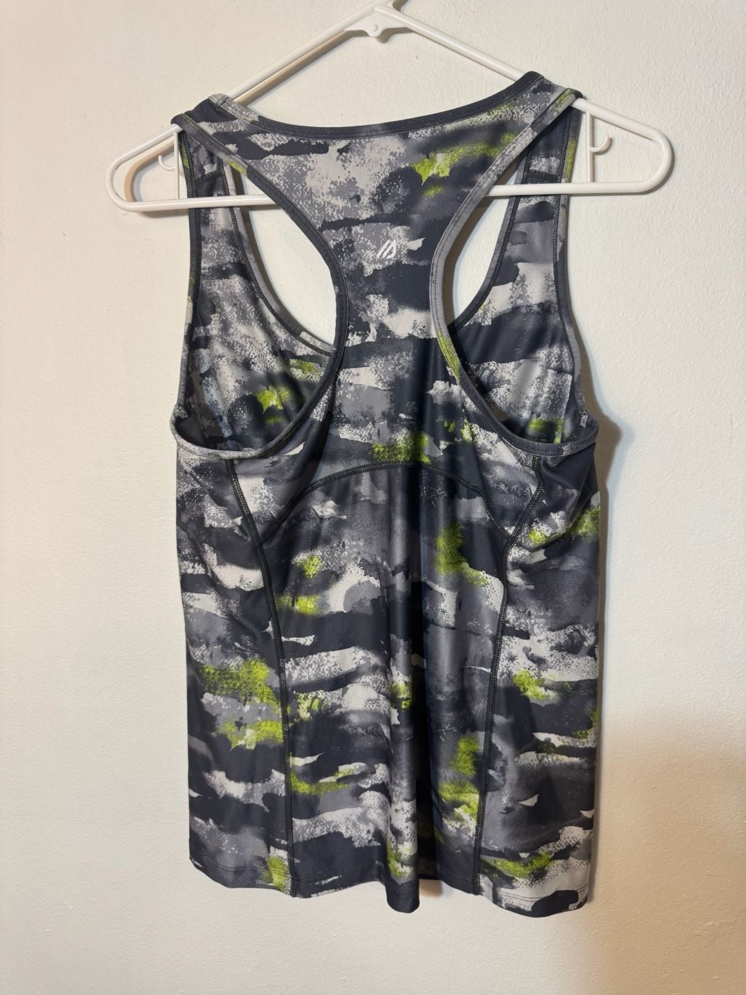 Eddie Bauer Women's Racerback Athletic Tank Top Built-In Bra Camouflage Gray Neon 4