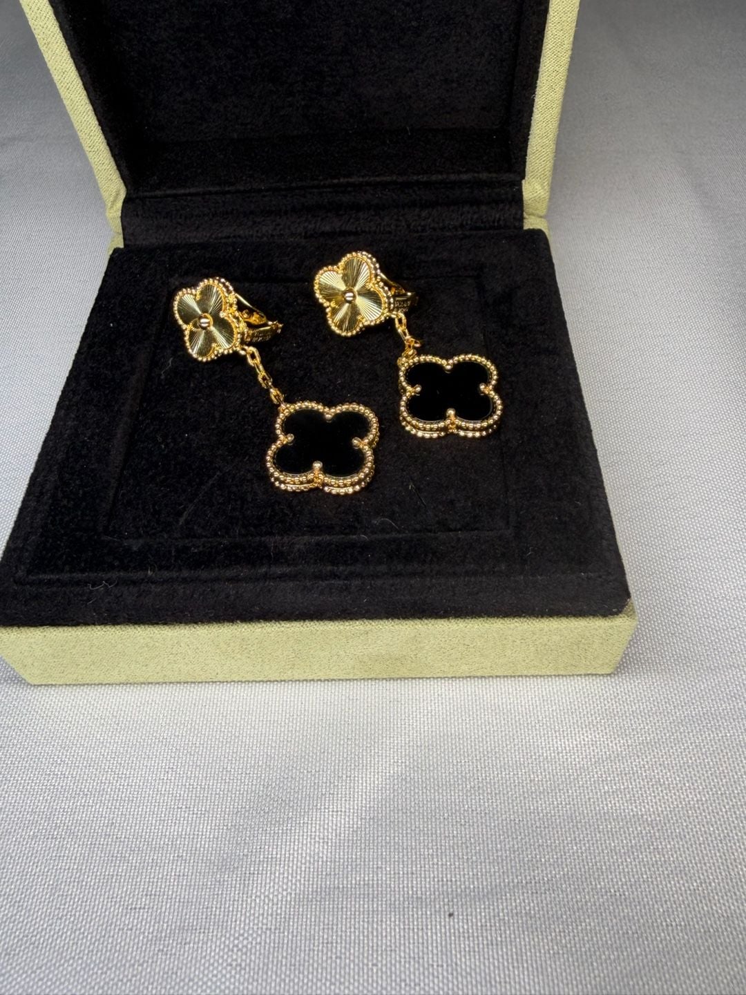 Elegant 2-Motif Dangling Earrings 4