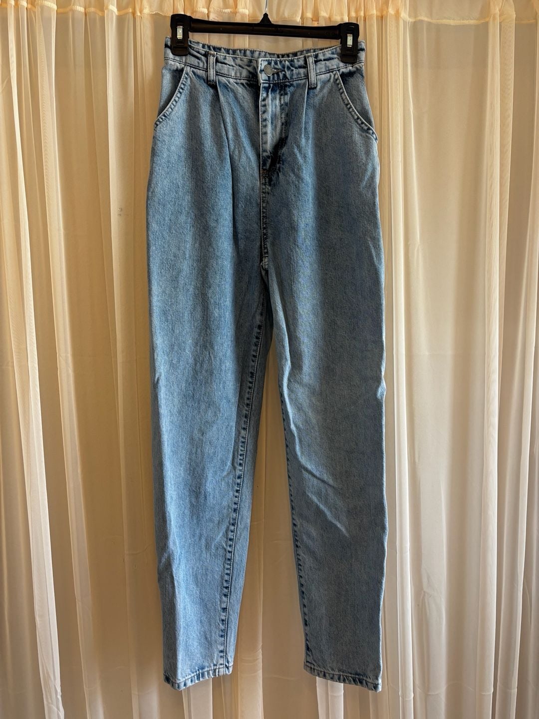 Nasty Gal Collection Light Wash High-Waisted Pleated Mom Jeans US 2 2