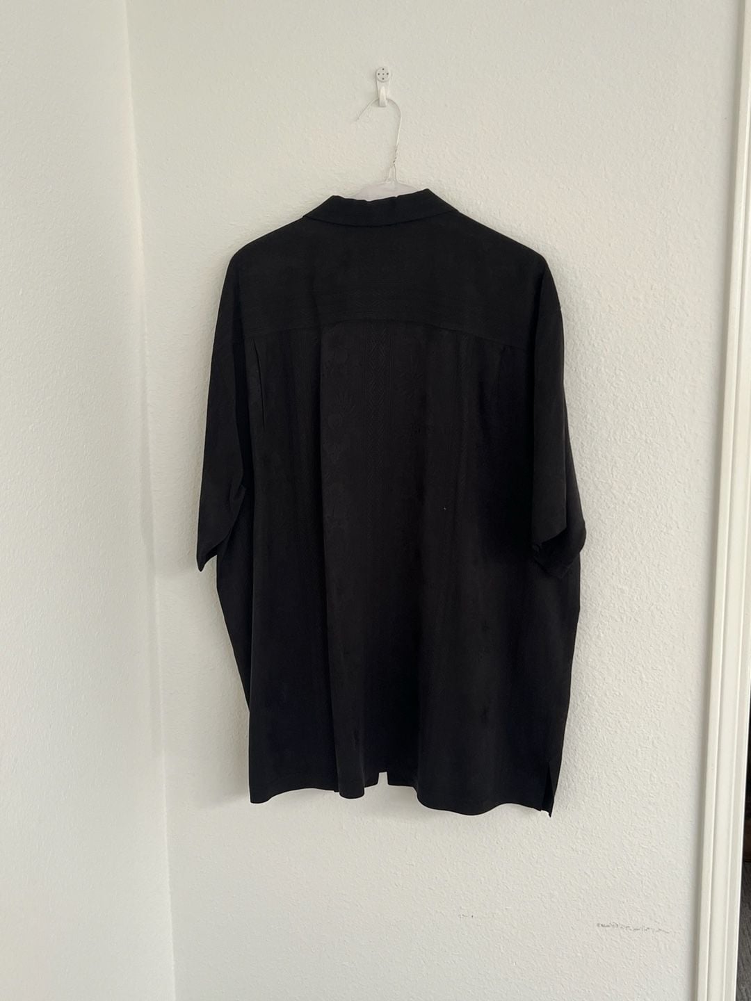 Tommy Bahama Men's Black Solid Embroidered Silk Blend Camp Shirt 10