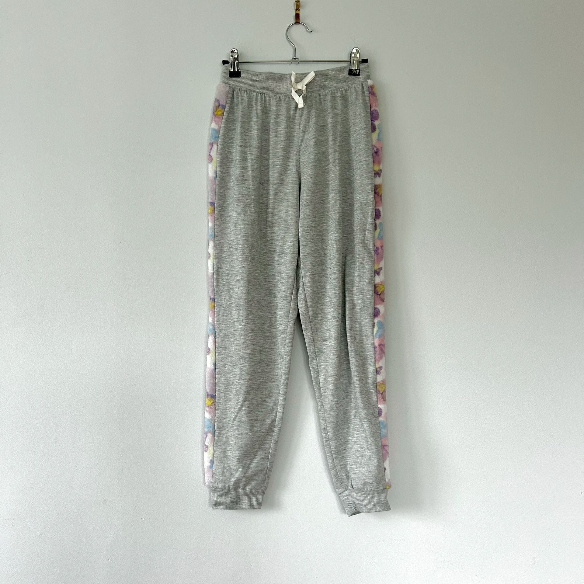BCBG Girls 2-Piece Gray Heather Pajama Set with Faux Fur Butterfly Panel W42 8
