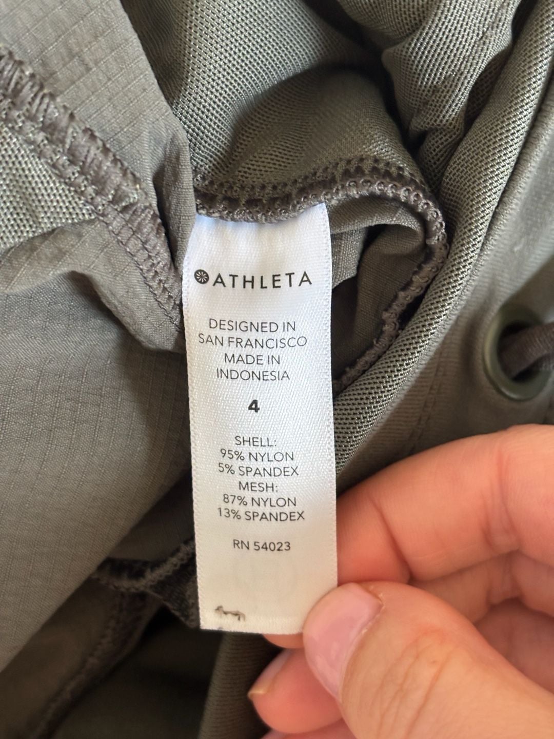 Athleta Trekkie North Jogger Pants in Mountain Olive - Size 4 8