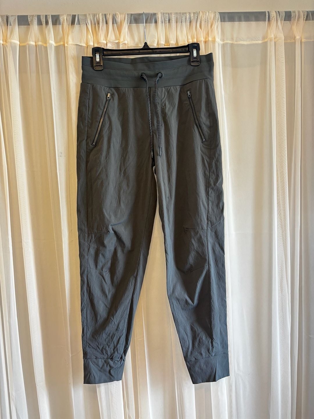 Athleta Trekkie North Jogger Pants in Mountain Olive - Size 4 2