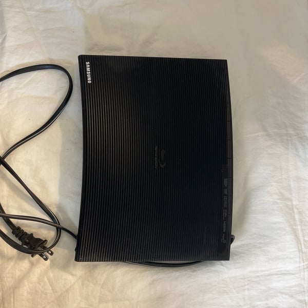 Samsung BD-JM51 Blu-ray and DVD Player - Curve Series