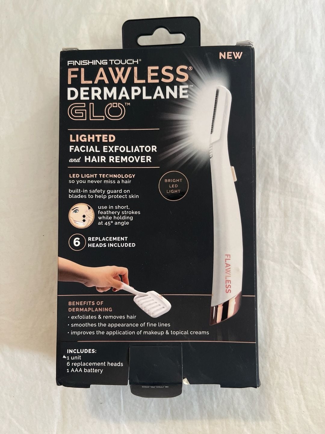 Finishing Touch Flawless Dermaplane Glo Lighted Facial Exfoliator and Hair Remover with 6 Replacement Heads 2