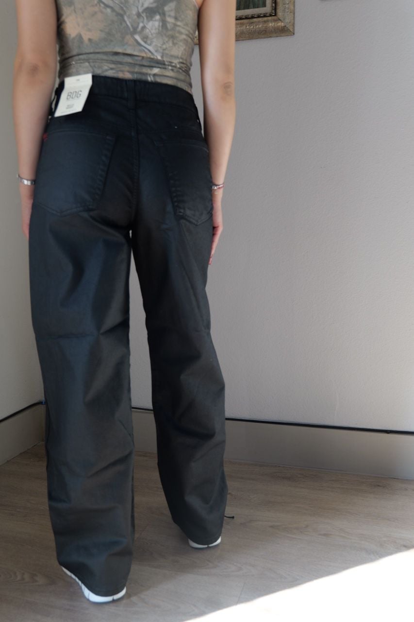 BDG Bella Baggy Coated Black Wide Leg Jeans 3