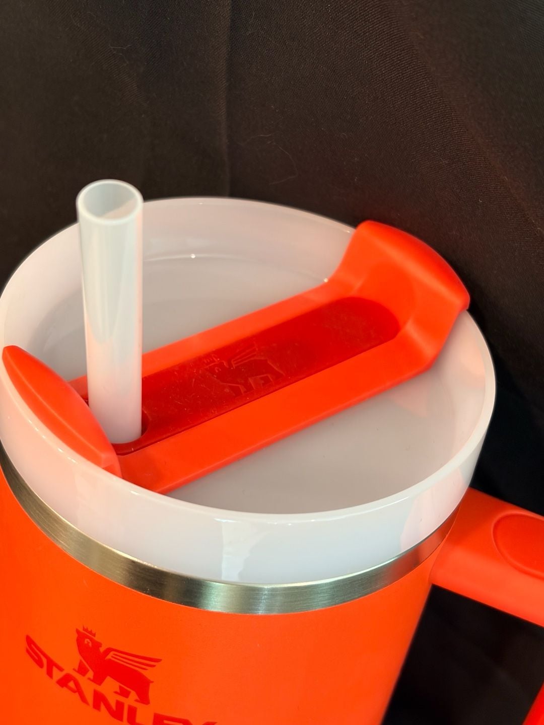 Stanley 40 oz Quencher H2.0 FlowState Tumbler in Hot Coral 3