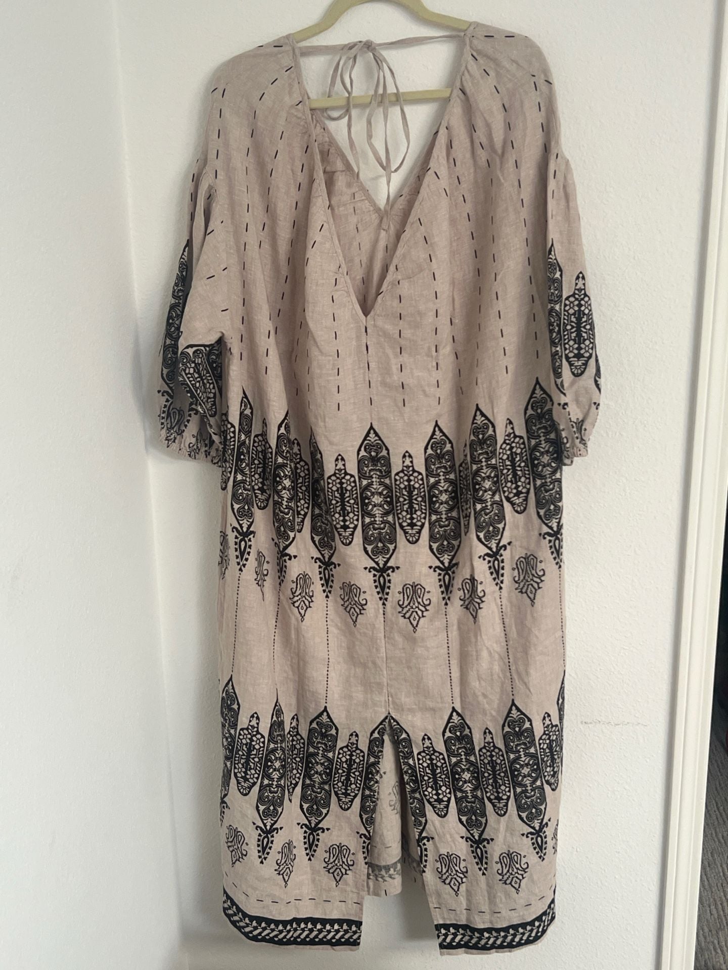 Banana Republic Embroidered Linen V-Neck Dress 8