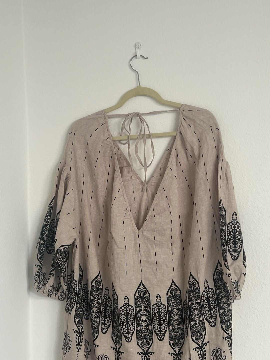 Banana Republic Embroidered Linen V-Neck Dress 9