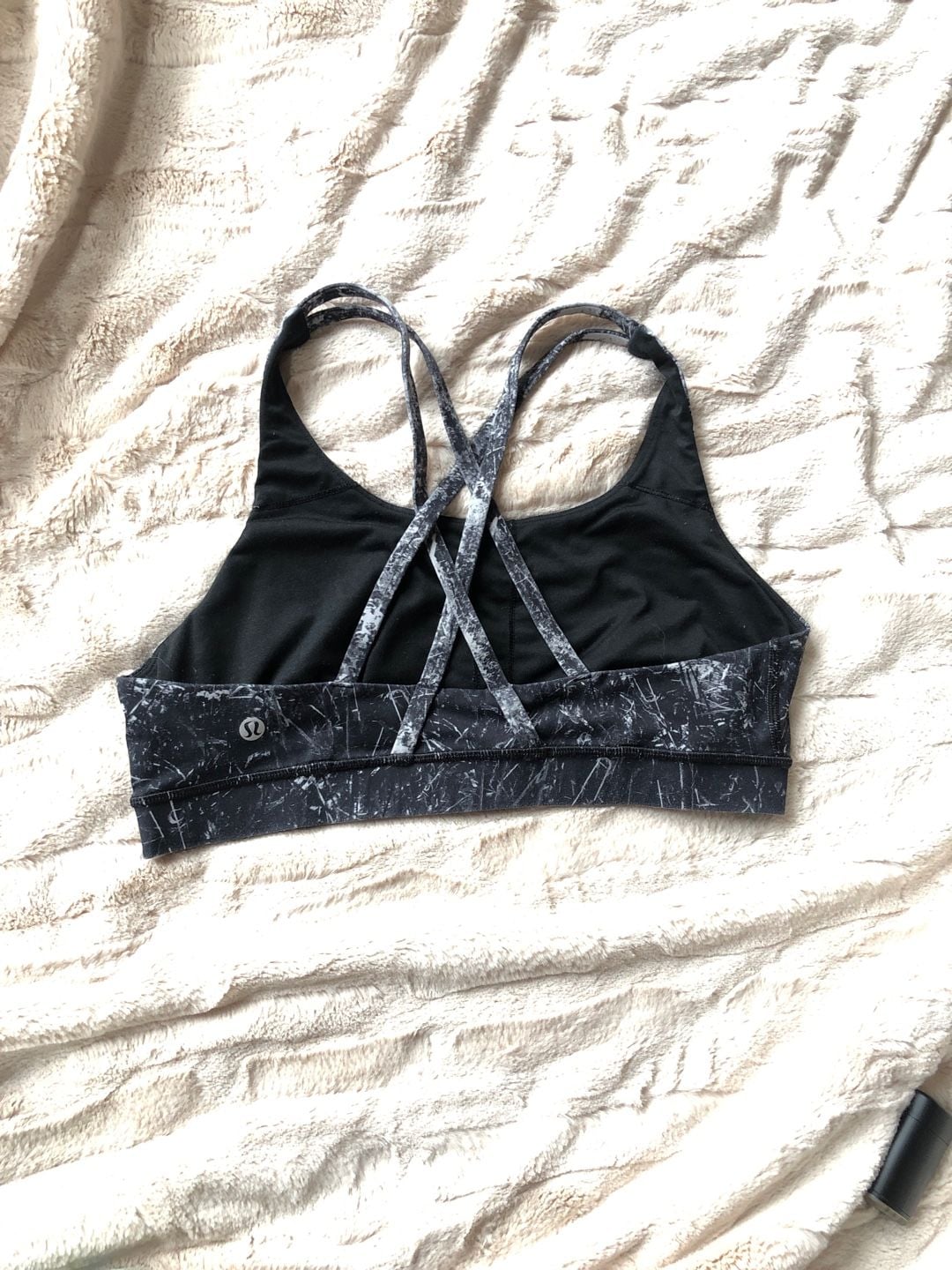 Lululemon Energy Bra Alouette Alpine White Black Scratch Print 3
