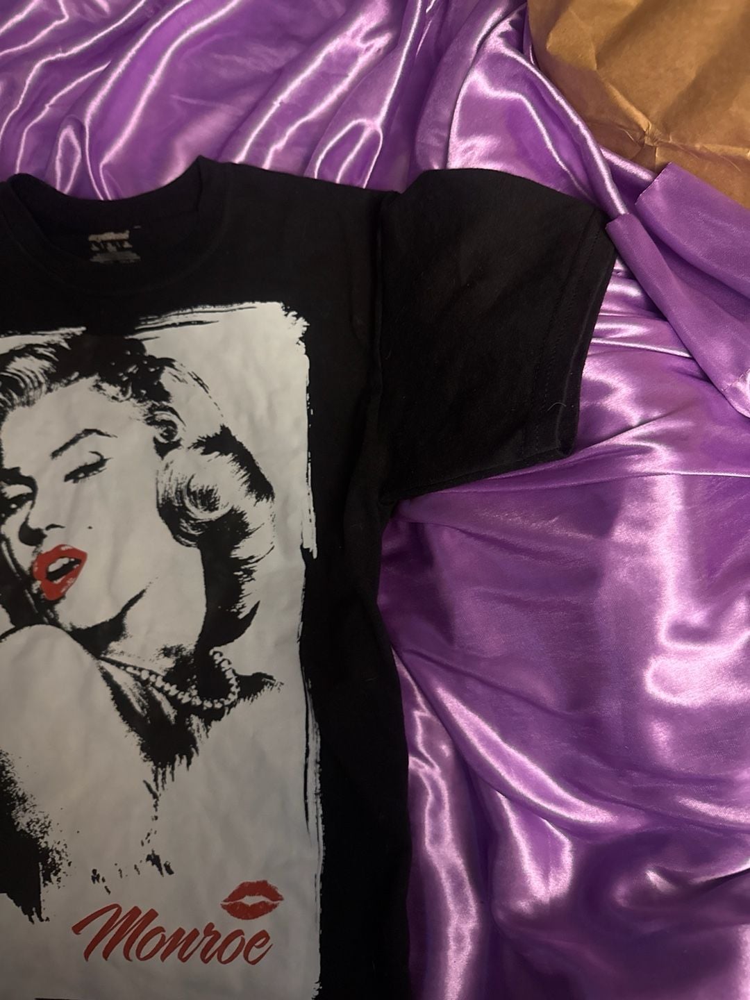 Gildan DryBlend Marilyn Monroe Black Graphic T-Shirt 5