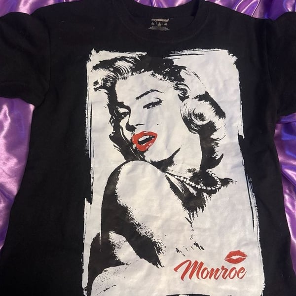 Gildan DryBlend Marilyn Monroe Black Graphic T-Shirt